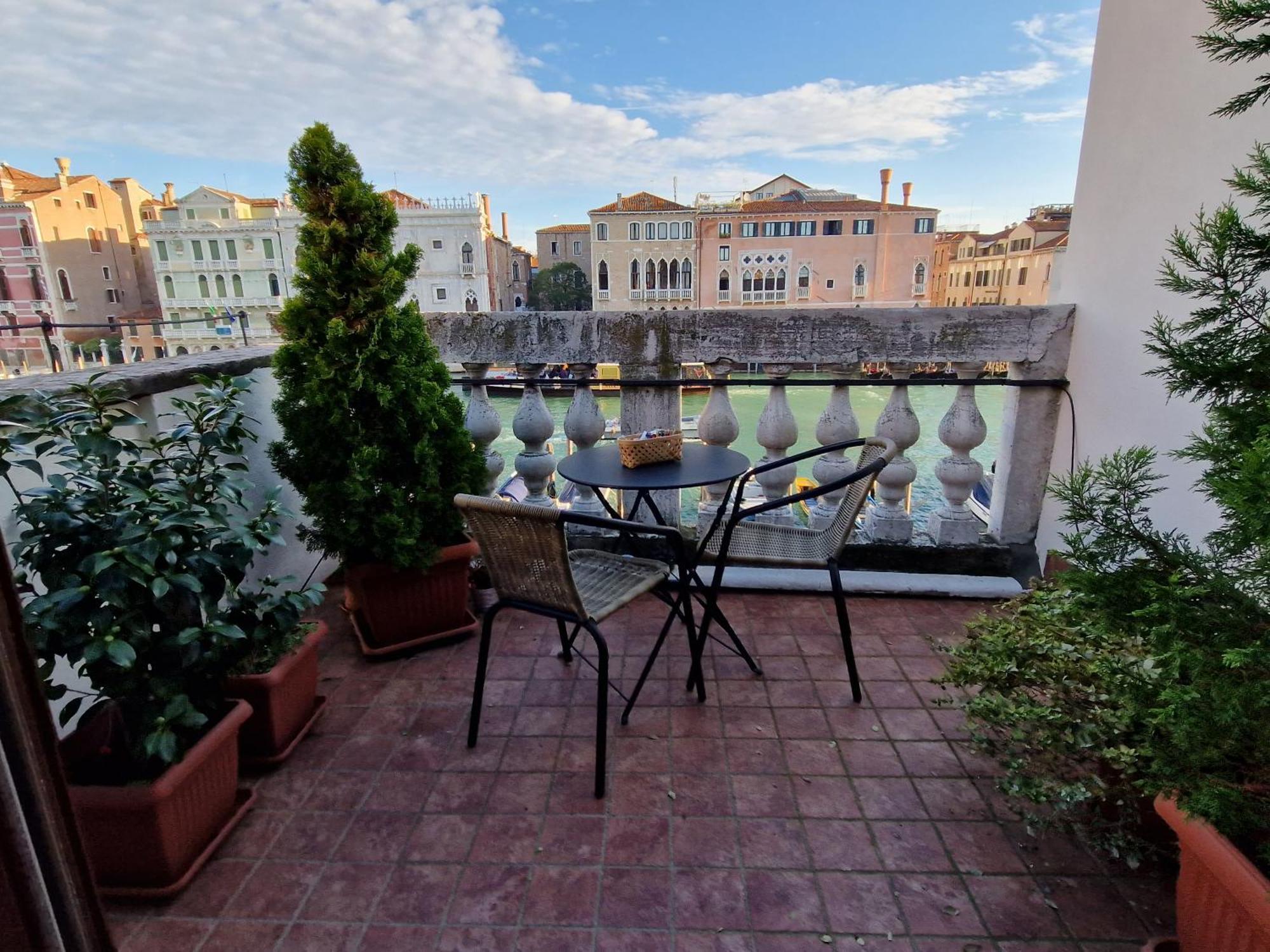 Residenza La Veranda A Rialto Венеция Екстериор снимка