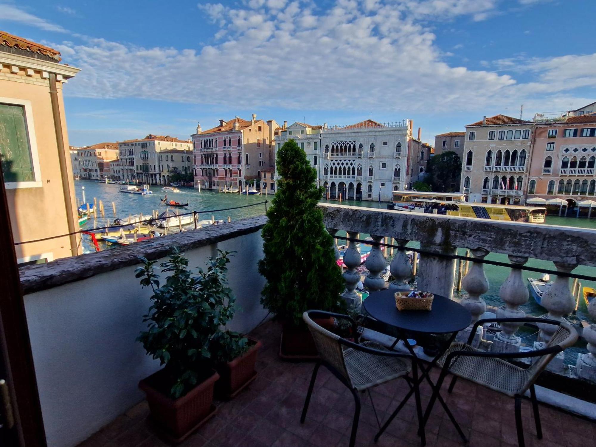 Residenza La Veranda A Rialto Венеция Екстериор снимка